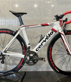 XE ĐUA CERVÉLO