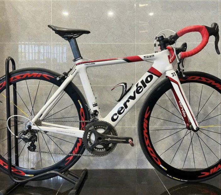 XE ĐUA CERVÉLO