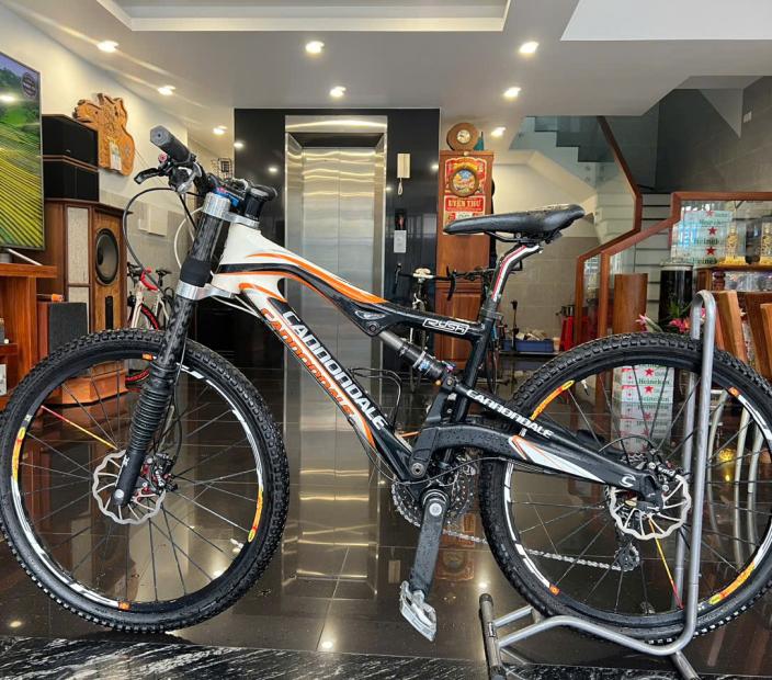 XE ĐẠP THỂ THAO MTB CANNONDALE